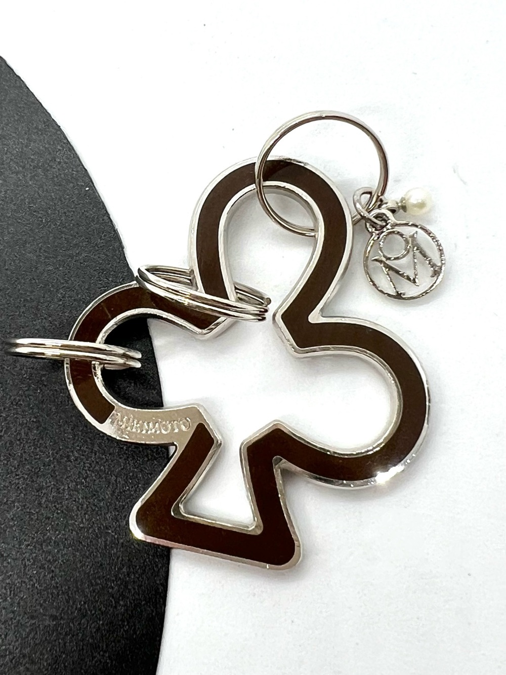 Mikimoto Japan Brown Enamel Clover Keychain Akoya Pearl Charm Key Ring